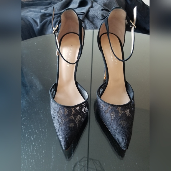 Shoes - Picture 1 of 6